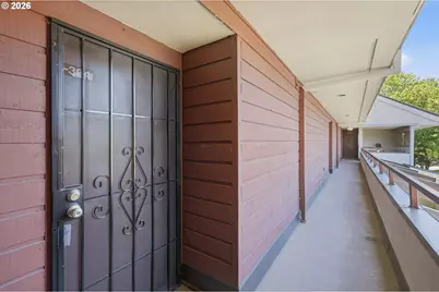 5250 S Landing Dr #304B1, Portland, OR 97239 - Photo 4
