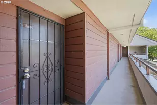5250 S Landing Dr, Portland, OR 97239 - Photo 4