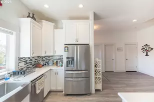 843 Sun Valley Ave, Silverton, OR 97381 - Photo 8