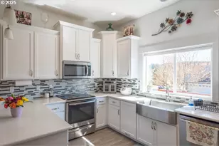 843 Sun Valley Ave, Silverton, OR 97381 - Photo 6