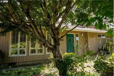 9894 SW Kimberly Dr, Tigard, OR 97224 - Photo 2