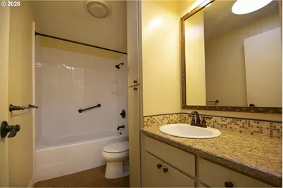 9894 SW Kimberly Dr, Tigard, OR 97224 - Photo 16