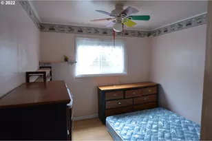 5938 NE 57th Ave, Portland, OR 97218 - Photo 4