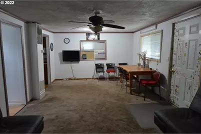 5938 NE 57th Ave, Portland, OR 97218 - Photo 2