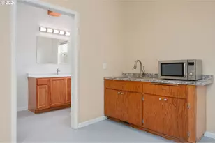 468 72nd St, Springfield, OR 97478 - Photo 38
