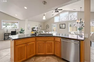 468 72nd St, Springfield, OR 97478 - Photo 10