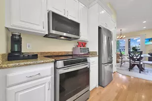 32082 SW Charbonneau Dr, Wilsonville, OR 97070 - Photo 10
