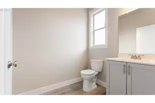 9406 N Saint Louis Ave, Portland, OR 97203 - Photo 12