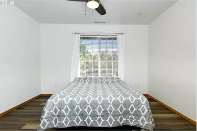 2036 NW Woodland Dr, McMinnville, OR 97128 - Photo 16