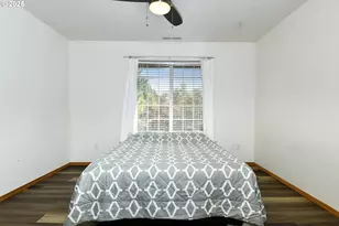 2036 NW Woodland Dr, McMinnville, OR 97128 - Photo 16