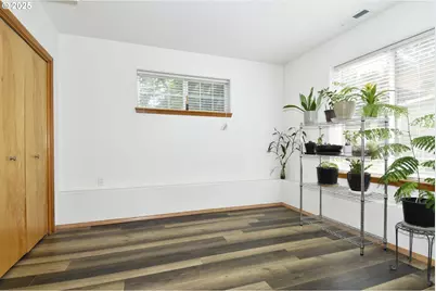 2036 NW Woodland Dr, McMinnville, OR 97128 - Photo 22