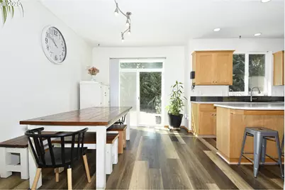 2036 NW Woodland Dr, McMinnville, OR 97128 - Photo 10