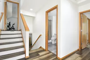 2036 NW Woodland Dr, McMinnville, OR 97128 - Photo 18