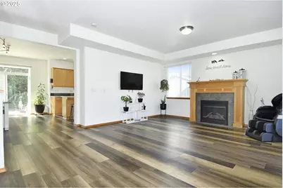 2036 NW Woodland Dr, McMinnville, OR 97128 - Photo 6