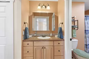 429 S Main St, Newberg, OR 97132 - Photo 40