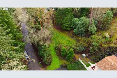 2373 W Military Ave, Roseburg, OR 97471 - Photo 2
