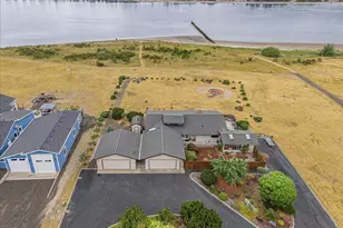 47083 River Ranch Ln, Westport, OR 97016 - Photo 2