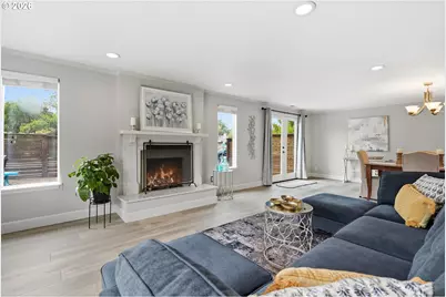 21 NE Bryant St, Portland, OR 97211 - Photo 4
