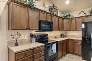 558 S 48th Pl, Springfield, OR 97478 - Photo 6
