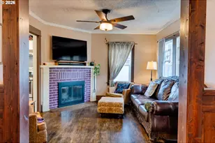 7217 N Polk Ave, Portland, OR 97203 - Photo 2