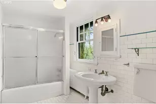 1965 SW Montgomery Pl, Portland, OR 97201 - Photo 40