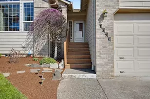 1290 SE Larch Way, Gresham, OR 97080 - Photo 2