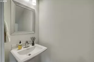 1390 N Simpson St, Portland, OR 97217 - Photo 12