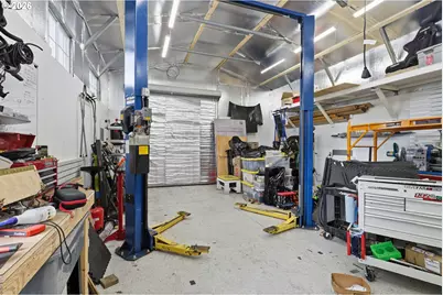 19350 SW Murphy St, Beaverton, OR 97078 - Photo 30