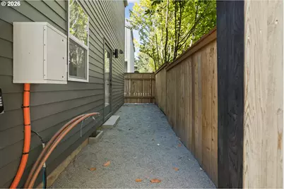 3827 SW Pomona St, Portland, OR 97219 - Photo 20