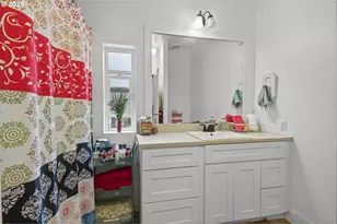 6743 N Bank Rd, Roseburg, OR 97470 - Photo 32