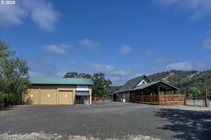 6743 N Bank Rd, Roseburg, OR 97470 - Photo 36