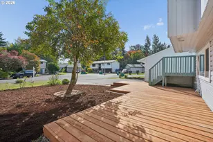 1453 SE 29th Ct, Troutdale, OR 97060 - Photo 4