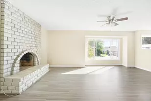 1453 SE 29th Ct, Troutdale, OR 97060 - Photo 8