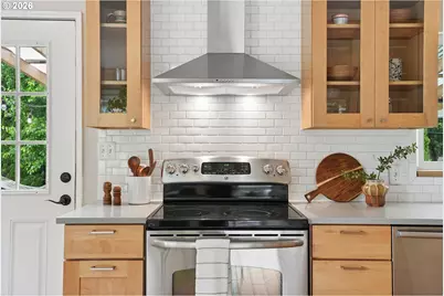 10247 N Smith St, Portland, OR 97203 - Photo 14