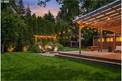 10247 N Smith St, Portland, OR 97203 - Photo 36