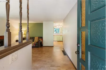 6930 SE 122nd Ave, Portland, OR 97236 - Photo 2
