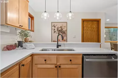 8835 SW Washington Dr, Portland, OR 97223 - Photo 16