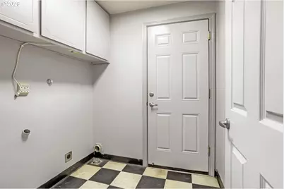 4039 NE Meadow Ln, Hillsboro, OR 97124 - Photo 22