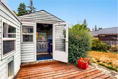 4039 NE Meadow Ln, Hillsboro, OR 97124 - Photo 24