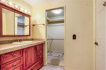 4039 NE Meadow Ln, Hillsboro, OR 97124 - Photo 14