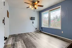 4039 NE Meadow Ln, Hillsboro, OR 97124 - Photo 6