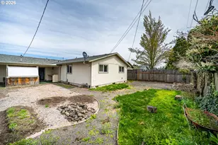 2365 L St, Springfield, OR 97477 - Photo 16