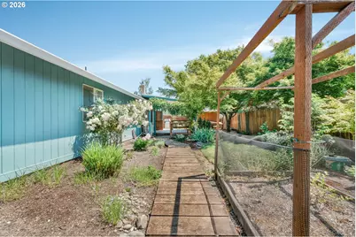 305 NE 12th St, Battle Ground, WA 98604 - Photo 24