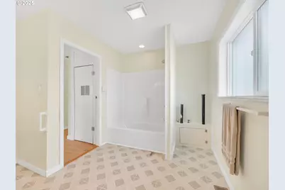125 SW Cedar Ave, Warrenton, OR 97146 - Photo 12