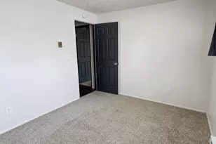 933 SE Rene Ave, Gresham, OR 97080 - Photo 32