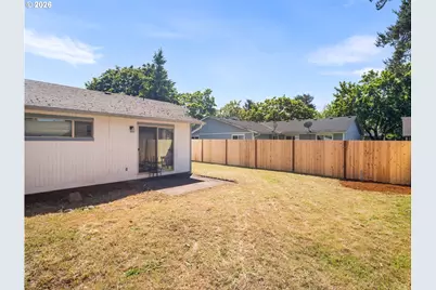 933 SE Rene Ave, Gresham, OR 97080 - Photo 24