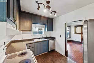 543 S 12th St, Coos Bay, OR 97420 - Photo 16