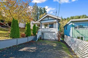 543 S 12th St, Coos Bay, OR 97420 - Photo 2