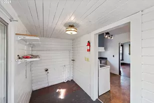 543 S 12th St, Coos Bay, OR 97420 - Photo 36