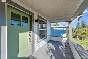 543 S 12th St, Coos Bay, OR 97420 - Photo 4